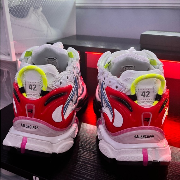 BALENCIAGA WHITE RUNNERS - Picture 4 of 8